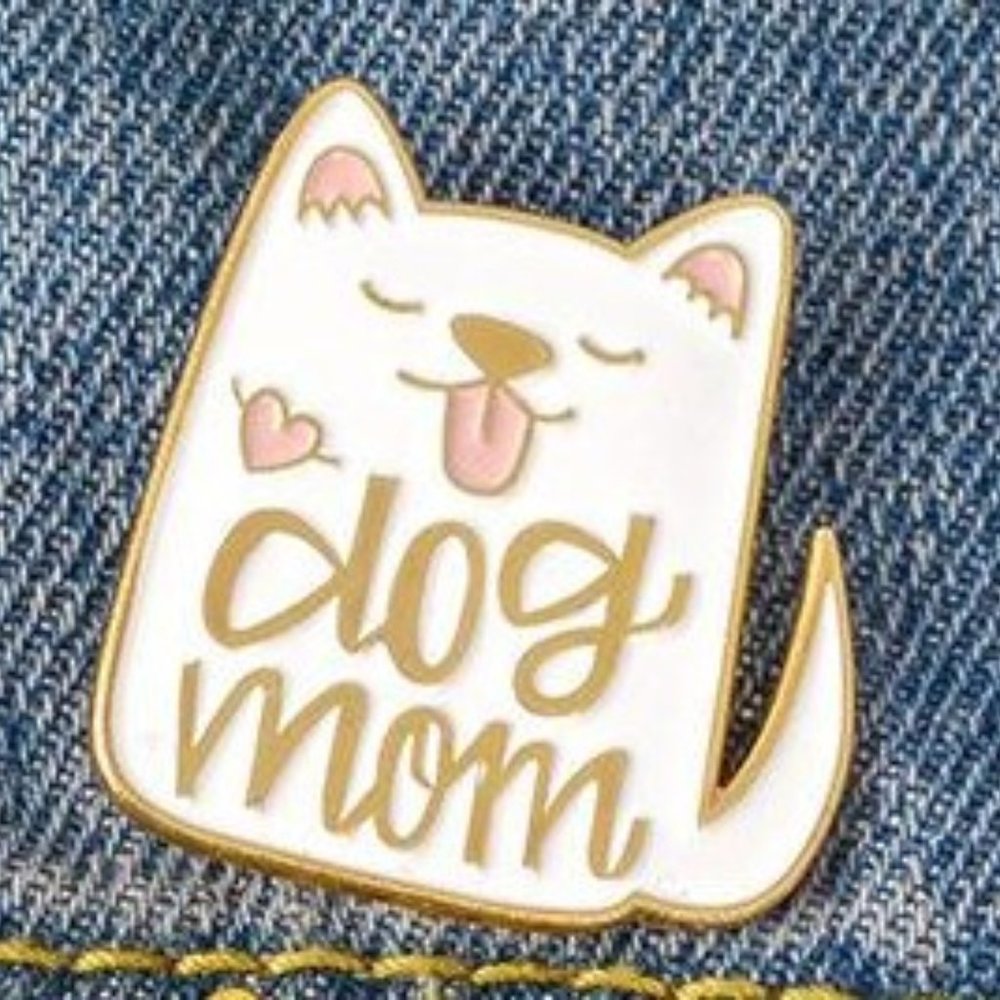 Dog Mom Pin - white